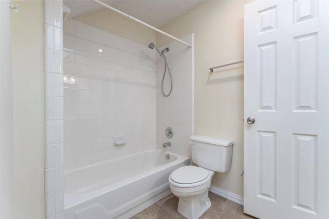 5704 Champion Court, Arlington, TX 76017