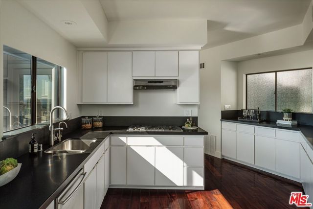 5677 Spreading Oak Drive, Los Angeles, CA 90068