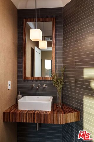 5677 Spreading Oak Drive, Los Angeles, CA 90068