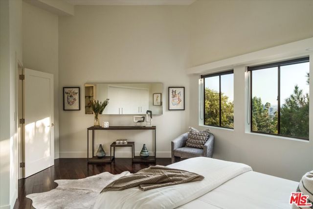 5677 Spreading Oak Drive, Los Angeles, CA 90068