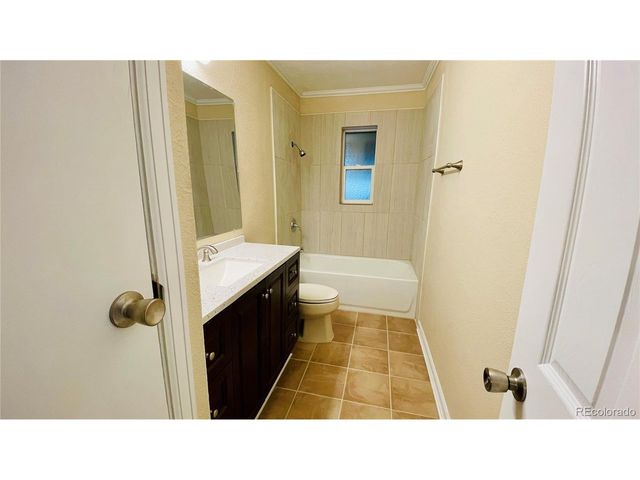 903 Quentin St, Aurora, CO 80011