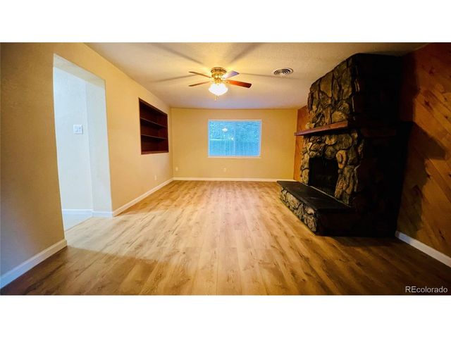 903 Quentin St, Aurora, CO 80011