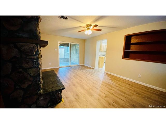 903 Quentin St, Aurora, CO 80011