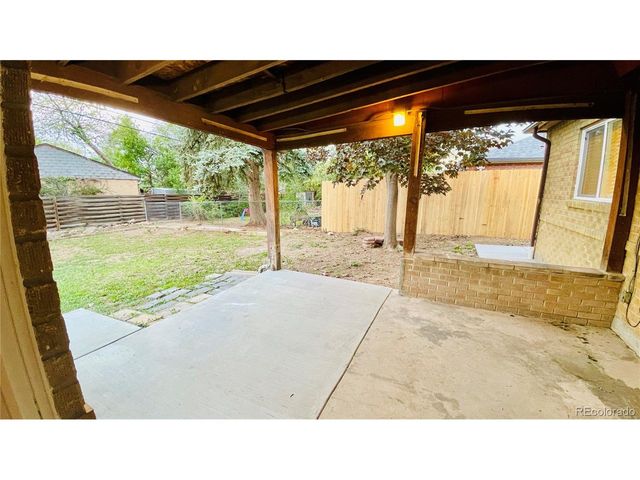903 Quentin St, Aurora, CO 80011