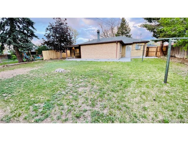 903 Quentin St, Aurora, CO 80011