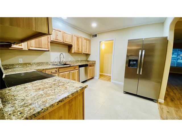 903 Quentin St, Aurora, CO 80011