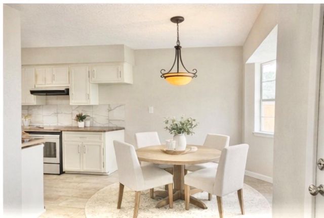 98 Sparrow Way, Beaumont, TX 77707