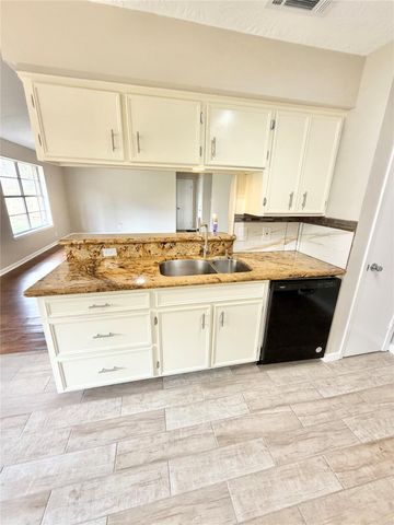 98 Sparrow Way, Beaumont, TX 77707