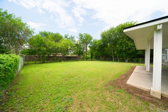 123 Knollwood Dr, San Antonio, TX 78227