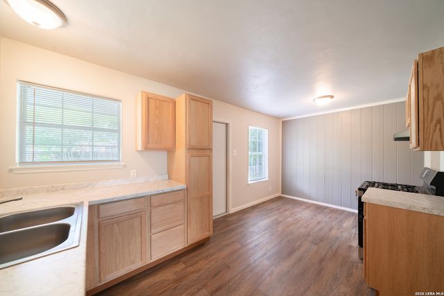 123 Knollwood Dr, San Antonio, TX 78227