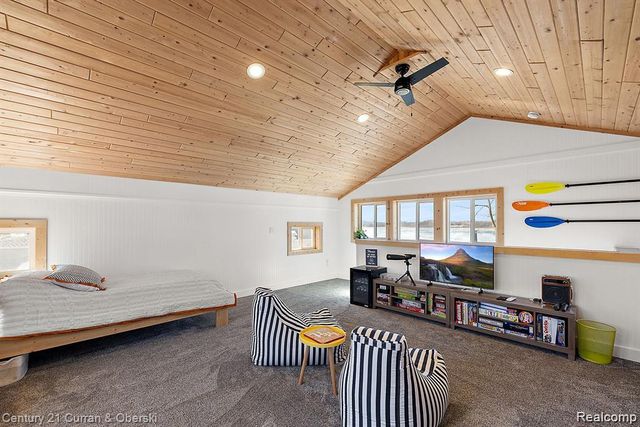 222 Ackerson Lake Drive, Jackson, MI 49201