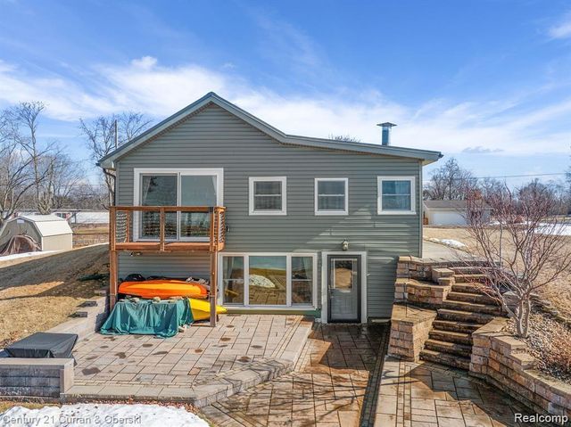222 Ackerson Lake Drive, Jackson, MI 49201