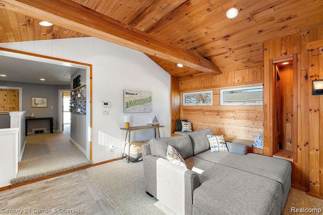 222 Ackerson Lake Drive, Jackson, MI 49201