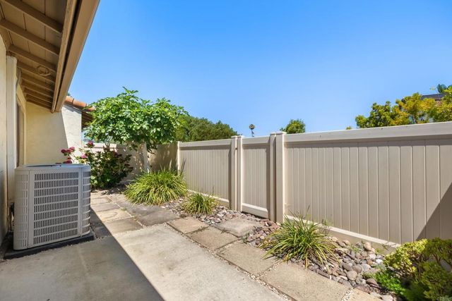 1723 Kellington Place, Encinitas, CA 92024