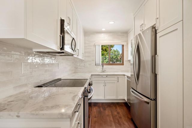 1723 Kellington Place, Encinitas, CA 92024