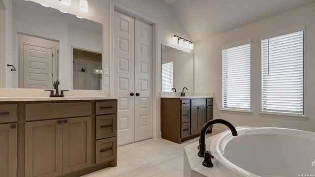 226 Hidalgo, Boerne, TX 78006