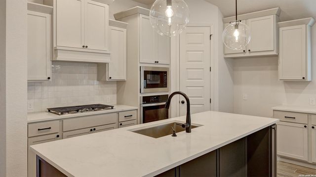 226 Hidalgo, Boerne, TX 78006