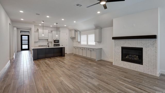 226 Hidalgo, Boerne, TX 78006