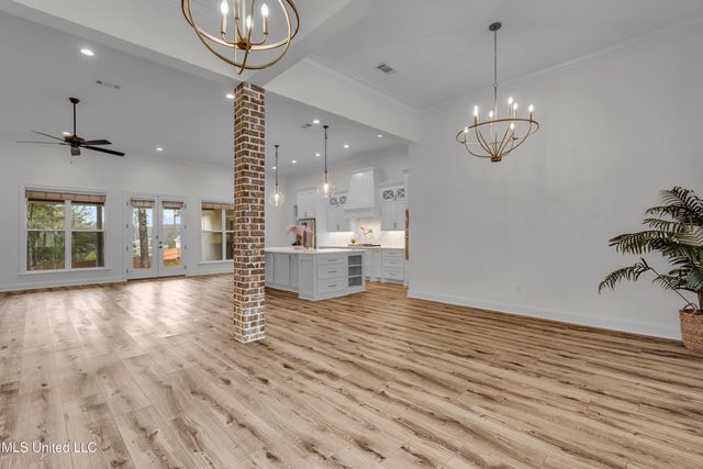 5534 W 4th Street, Hattiesburg, MS 39402