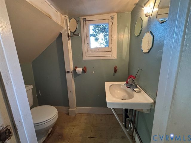 9 N Elm Ave, Highland Springs, VA 23075