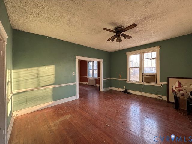 9 N Elm Ave, Highland Springs, VA 23075