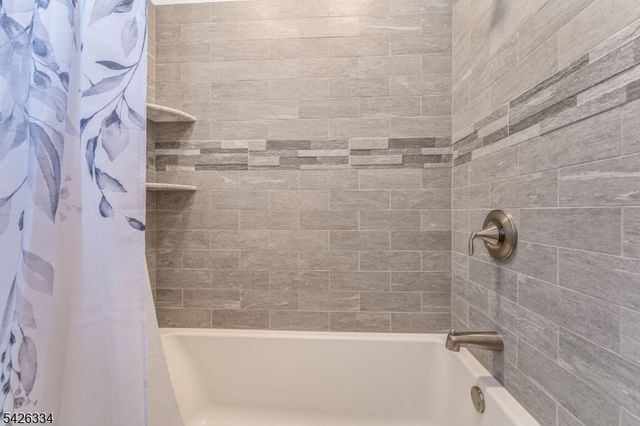 46 Sutton Rd, Tewksbury Twp., NJ 08833