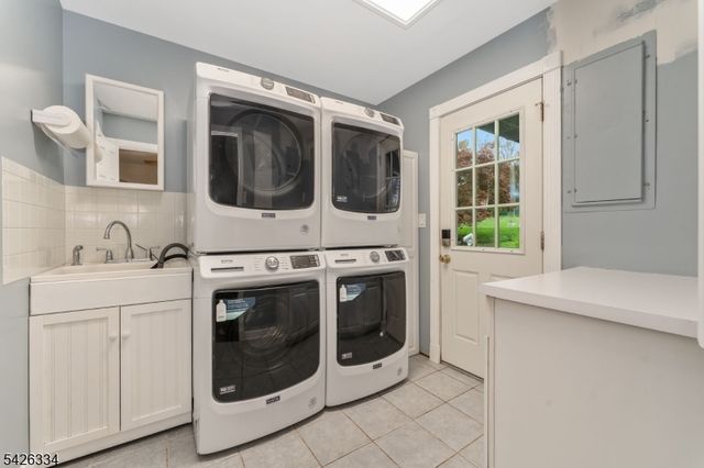 46 Sutton Rd, Tewksbury Twp., NJ 08833