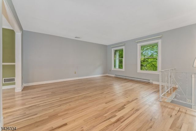 46 Sutton Rd, Tewksbury Twp., NJ 08833