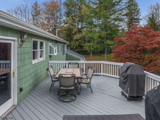46 Sutton Rd, Tewksbury Twp., NJ 08833