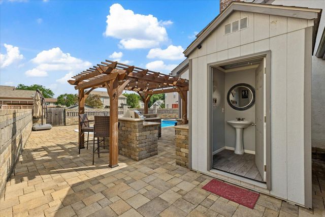 7700 Eagle Creek Drive, Pickerington, OH 43147