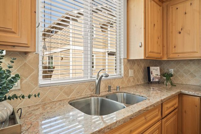 817 Lippert Place, Santa Clara, CA 95050