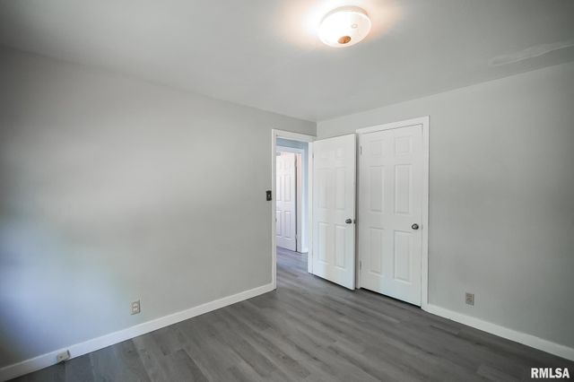 817 W RIDGE Road, Peoria, IL 61614