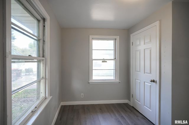 817 W RIDGE Road, Peoria, IL 61614