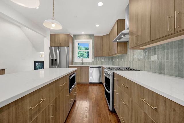 837 S Humphrey Avenue, Oak Park, IL 60304