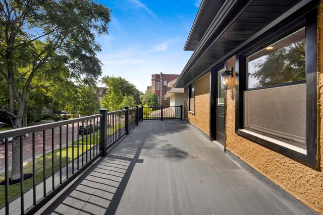 837 S Humphrey Avenue, Oak Park, IL 60304