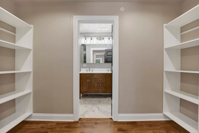 837 S Humphrey Avenue, Oak Park, IL 60304