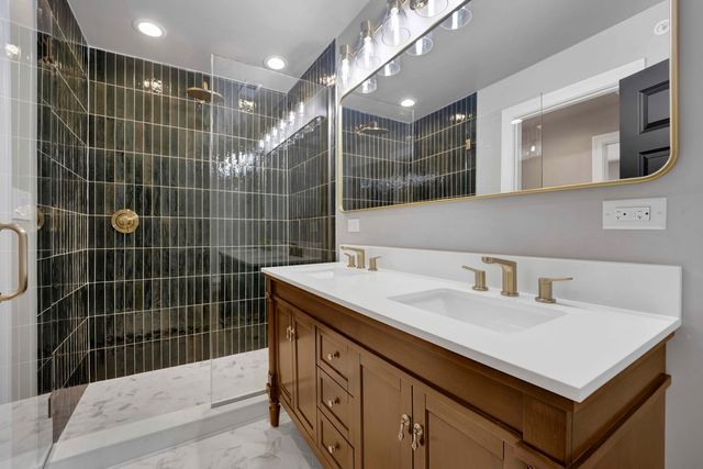 837 S Humphrey Avenue, Oak Park, IL 60304