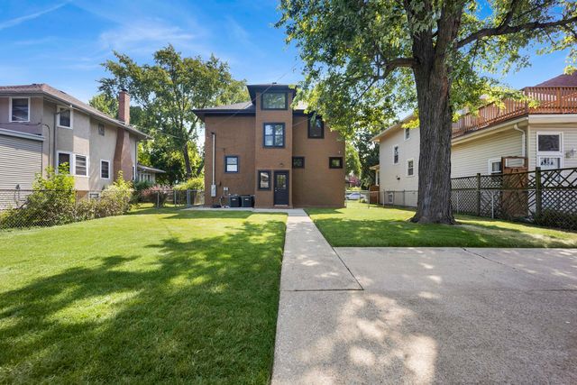 837 S Humphrey Avenue, Oak Park, IL 60304