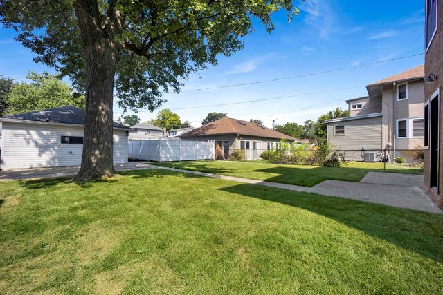 837 S Humphrey Avenue, Oak Park, IL 60304