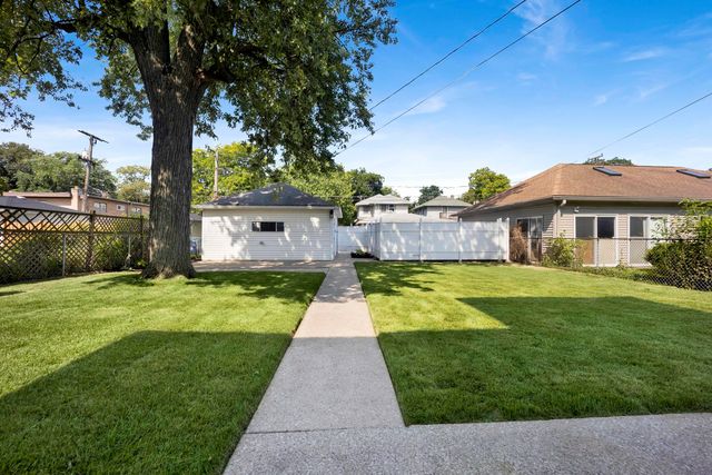 837 S Humphrey Avenue, Oak Park, IL 60304