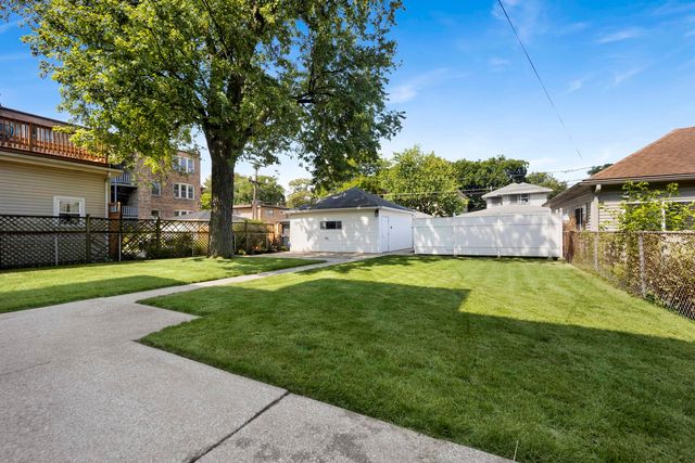 837 S Humphrey Avenue, Oak Park, IL 60304