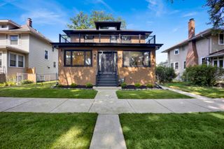 837 S Humphrey Avenue, Oak Park, IL 60304
