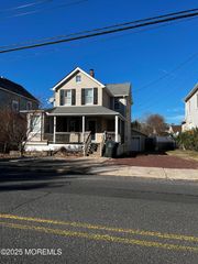 327 Roosevelt Avenue, Oakhurst, NJ 07755