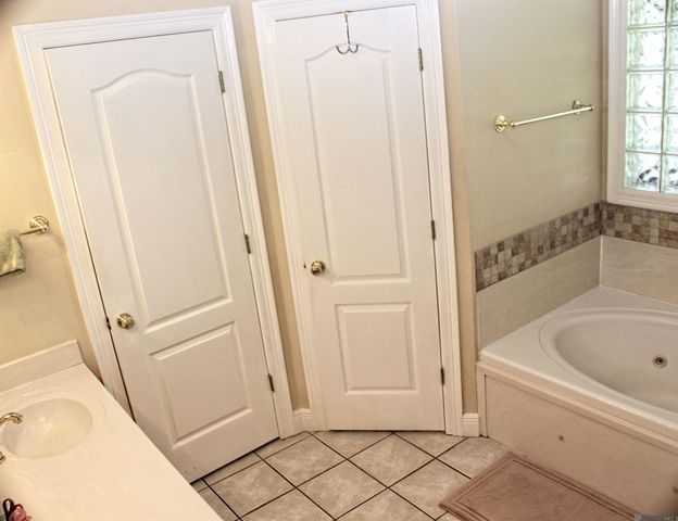 10075 Summerfield Dr, Denham Springs, LA 70726