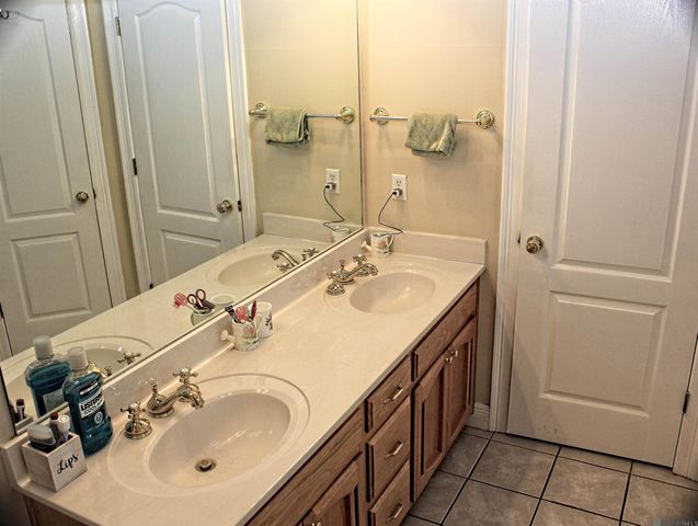 10075 Summerfield Dr, Denham Springs, LA 70726