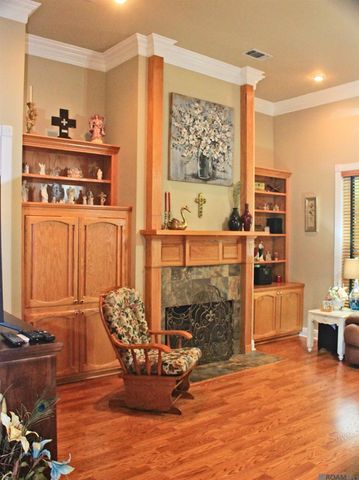 10075 Summerfield Dr, Denham Springs, LA 70726