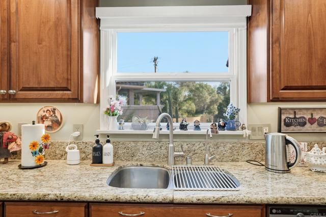 11656 Green Ln, Lakeside, CA 92040