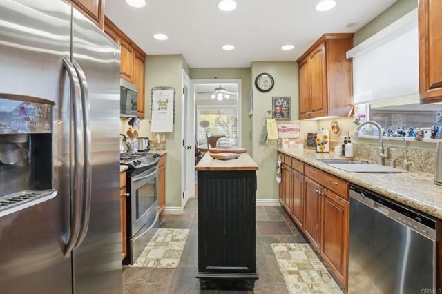 11656 Green Ln, Lakeside, CA 92040