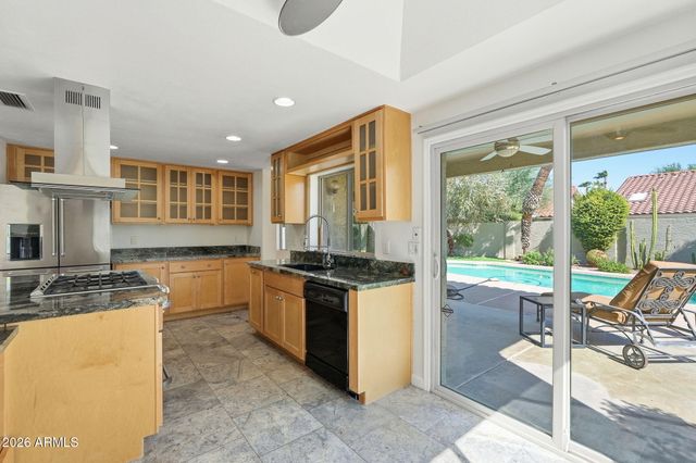 10587 E PALOMINO Road, Scottsdale, AZ 85258