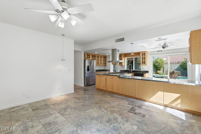 10587 E PALOMINO Road, Scottsdale, AZ 85258